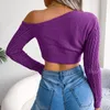 Camisolas femininas 2023 Mulheres outono de inverno Fashion Twist Off ombro de manga comprida Casa de malha cortada para mulheres tops de cores sólidas