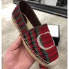 2023 Nueva moda Sandalias de mujer Lujos Zapato casual Cuerda Suela Diseñadores Clásicos Hebilla Metal Plano Playa Media zapatillas Moda Mocasines de alta calidad