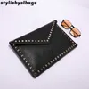 Clutch Bags 2022 New Fashion Woman Bag Rivet Clutch Bag Leisure Solid Color Envelope Bag Outdoor Woman Bag 011323H