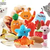 Jouets pour chiens à mâcher 10PCS / lot MixColors Vente en gros pour petits s Chiot mignon Chat Chew Squeaker Squeaky Peluche Toy Supplies 230113