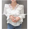 Frauen Blusen Shirts Mode Weibliche Vintage Abnehmen Baumwolle Leinen Bluse Rüschen V-ausschnitt Spitze Hemd Solide Süße Flare Hülse Frau