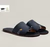 Top Design Izmir Men Sandals Sapatos Calfskin Leather Man Slippers Slip On Beach Slide Flats Boys Flip Flip Footwear Comfort Walking EU38-46 Caixa original