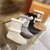 Luxury Designer Snowdrop Flat Ankle Boots ullfoder gummi yttersula Casual Suede Street Style Plain Leather Martin Winter Booties Sneakers With Original Box