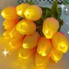 Strings 10/15 LED Simulation Tulpen Fairy Light Battery Tulp Flower Home Vaas Filler Branch voor kerstfeestdecoratie