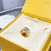 Designer de an￩is de esmalte para mulheres j￳ias de luxo Anel de casamento simples para homens com grava￧￣o anel de letra de letra de ouro elegante c￭rculo elegante com caixa