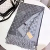 Foulard Hijab classique en cachemire pour femmes, écharpe de styliste avec lettres imprimées, doux au toucher, enveloppes chaudes avec étiquettes, écharpe d'automne