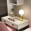 Bordslampor modern LED -skrivbordslampa nordisk glas kulbelysning gyllene svart lyx sängkreativ minimalistisk sovrum dekoration lampara