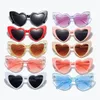 النظارات الشمسية DYTYMJ Love النساء متدرجة عدسة النظارات على شكل قلب الشرير الهيب هوب نظارات ل Gafas De Sol Mujer