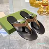 Designer tofflor metallkedja sandal damer tofflor thong l￤der sandaler tunn svart flip-flop