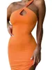 Robes décontractées Robe d'été pour femmes 2023 Gaine à une épaule Adultes Sans manches Couleur unie Découpe Vêtements confortables respectueux de la peau (Orange)