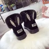 Stiefel Frauen Winter Schnee Im Freien Pelz Warm Halten Schuhe Weibliche Süße Flock Slip-on Woolen Boot Solide Strass Casual womenBoots