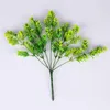 Kwiaty dekoracyjne sztuczna trawa z Mediolanu Fałszywe zielone rośliny plastikowe liście krzewów rodzinne przyjęcie na przyjęcie ślubne