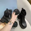 Tasarımcılar Kadın Botlar Yüksek Kaliteli Mektup Baskı Tıknaz Topuk Ayakkabı Mat Parlak Deri Klasik Stil Botları Kutu ile Küçük Cep Gemi