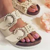 Slippers Pearl Detalhada Mulheres Buckled Summer 2023 Sandálias de Bottom Sandálias de Moda de Moda de Fashion Secos de Faixa grossa