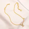 Aldrig bleka 18k guldpläterade lyxmärke designer hängen halsband rostfritt stål brev choker hänge halsband pärlor kedja smycken tillbehör gåvor ingen låda