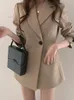 女性のスーツ春秋のジャケット女性ファッションスーツ女性韓国の長袖コートスタイルレディカーキエレガントなクロップブレザー