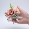 Dekoratif çiçekler beyaz boutonniere düğün korsage yapay kırmızı gül bilezik nedime erkekler için buttonhole konuklar evlilik aksesuarları