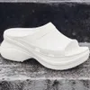 2023 Luxury Sandal Track Sandals Rubber Waterproof Slide Tourist Croc Madame Pool Mold Stängd slip på flip flops Skodonstorlek 35-42