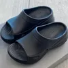 2023 Luxury Sandal Track Sandals Rubber Waterproof Slide Tourist Croc Madame Pool Mold Stängd slip på flip flops Skodonstorlek 35-42