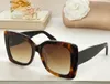 Damen-Sonnenbrille für Damen und Herren, Sonnenbrille im modischen Herren-Stil, schützt die Augen, UV400-Linse, mit zufälliger Box und Etui 5494