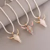 Anhänger Halsketten Bohemian Zodiac Bull Head Halskette für Frauen Personalisierter übertriebener Schädel Türkis Perlen