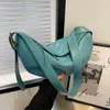 Axelväskor ny lyxdesigner handväska kvinnor mjuka läder axel väskor fast färg stor crossbody väska för tjejsäck en huvudsaklig hobo väska 230116