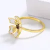 Pierścionki ślubne 2023 Ręcznie robione emaliowane płatek kwiatowy dla kobiet luksusowy żółty złoty kolor vintage bohemia imprezowa biżuteria