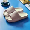 Tofflor kvinnor hem semester strand eva sandaler par duschar icke-halk kvinnliga skor 2023 sommar dämpning tjock sula objektglas man