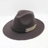 Chapeaux à bord large et unisexe laine plate feutre jazz fedoras chapeau avec ceinture metal feuilles décor mene femmes panama style trilby fête formelle