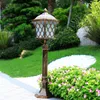 Lampe de pelouse extérieure de style européen allée de jardin étanche allumant l'aluminium de plancher de villa communautaire