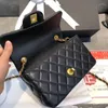 Канал Counter Bag New Product Lambskin подходит для привлекательности женщин по всему мировым цепочкам дизайнер дизайнера металлического мяча Crossbodyh