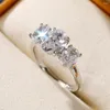 Trouwringen Huitan Lady's Ring met sprankelend kubieke zirconia modeontwerpbetrokkenheidsvoorstel voor vrouwen feest luxe sieraden