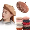 Beretten 2023 Winterwol Beret met strass Pearls kralen vrouwelijke elegante cap herfstveer hoed vrouwen solide kleur Frans stijl