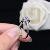 Pierścienie klastra wyjść za 1ct okrągłe pierścień diamentowy dla kobiet biżuteria ślubna Solidna platyna 950 R096