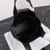 Diseñadores Bolsa Totes Bolsos de axila Mini Clásico Piel de becerro Comida Cesta de verduras Carteras de embrague Bolsa de asas de cuero Bolsas de cubo Hebilla de mujer