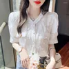 Kvinnors blusar Toppkvinnor 2023 Summer Stand-Up Collar Lace Print Solid Color Chiffon Shirt Blus Puff Sleeve Pärled Button Cardigan