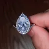 Bröllopsringar underbara brudfingerringar Tillbehör Big Teardrop Cubic Zirconia Ring för kvinnors jubileum Trendiga smycken gåvor