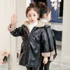 Manteau d'hiver en simili cuir pour filles PU pardessus à capuche Plus veste en velours vêtements d'extérieur imperméables enfants 3-13 ans