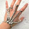 Charm Armbänder Punk Gothic Schädel Skelett Armband Hand Knochen Armreifen Flexible Metall Für Frauen Männer Nachtclub Party Hip Hop Schmuck