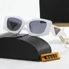 Retro Dam Designer Solglasögon Klassiska Glasögon Goggle Outdoor Beach Solglasögon För Man Kvinna Mix Färg Valfri Triangulär signatur