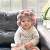 Bérets Nouveauté Enfants Charte Chapeau Perm Perruque Curl Bâton Mignon Bonnets Pour Femmes Tricoté À La Main Laine Hiver Couvre-chef