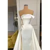 Robes de mariée de sirène vintage Appliques en dentelle en satin One épaule Crystal perles une ligne Bride Bridal Train Overskirts plus taille