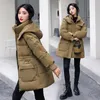 Casacos de trincheira feminina 2023 Jaqueta curta feminina de inverno Roupos de pão coreano Cotorch Cascehing Warm Hooded Coat Women