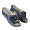 Sandaler mocka läder mjuk fotbädd ortopedisk arch-support för kvinnor blomma ihålig design sommar strandskor kvinnliga kilar sko