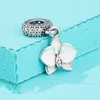 925 Sterling Silver Orchid White Emamel Dingle Pärla passar europeiska smycken Pandora Style Charm -armband