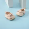 Eerste wandelaars mode boog babyschoenen herfst katoenen peuter met zachte rubberen meisje vloer sock wieg