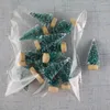 Kerstdecoraties 1 Bag Mini Xmas Tree Goed kunstmatig met houten basis milieuvriendelijke bureaublad