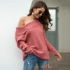 Kvinnors tröjor Autumn Off Shoulder Sticked tröja Kvinnor Sexig Pullover Word Collar Button Solid Winter Casual Streetwear Tops 2023