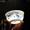 컵 접시 수신기 80ml Jingdezhen Ceramic Teacup 손 페인트 연꽃 작은 차 그릇 파란색과 흰색 도자기 마스터 컵 음주.