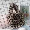 Abendtaschen Candy Farbe Damen Plüsch Schulter Schöne Kunstpelz Weibliche Tote Handtasche Tasche Winter Mode Lässig Damen Kleine Quadratische Handtaschen